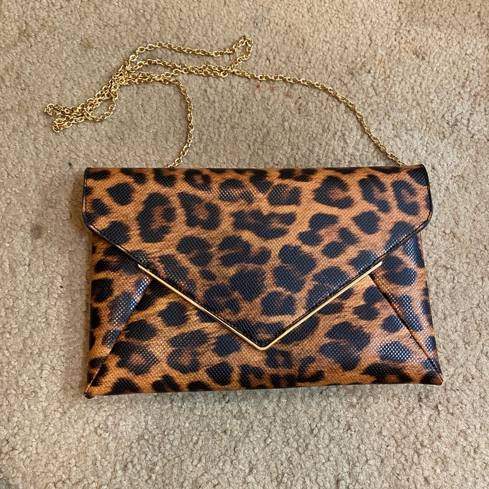 Versona Cheetah Clutch